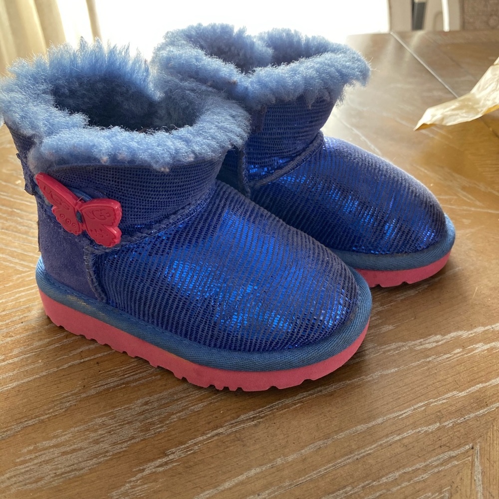 UGG Mini Bailey with Butterfly Button-Lizard